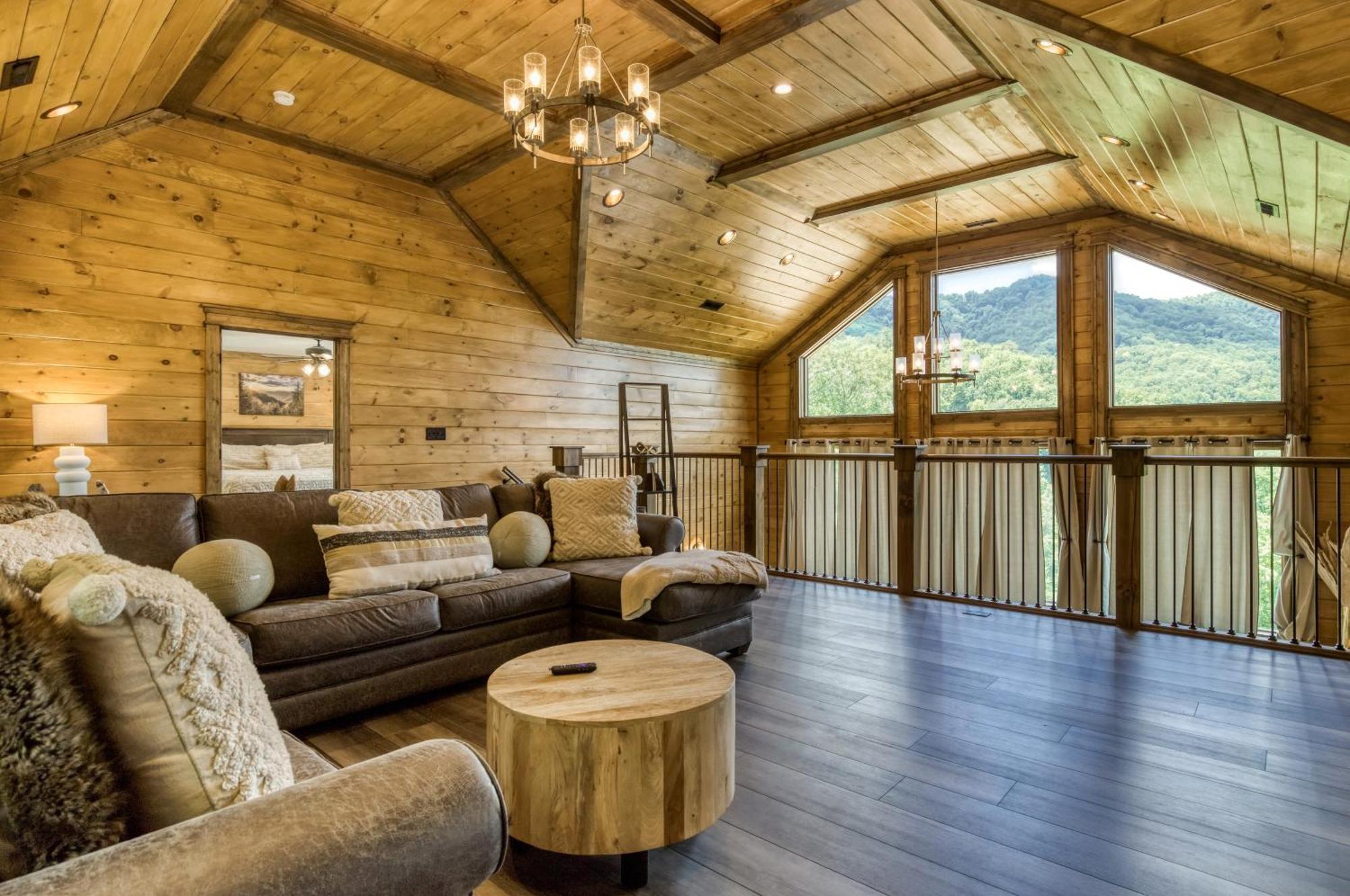 Alpine Splash - Luxury - Private Indoor Pool, Theatergaming, Large Yard, Pond, Basketball Court!!! Sevierville Exterior foto