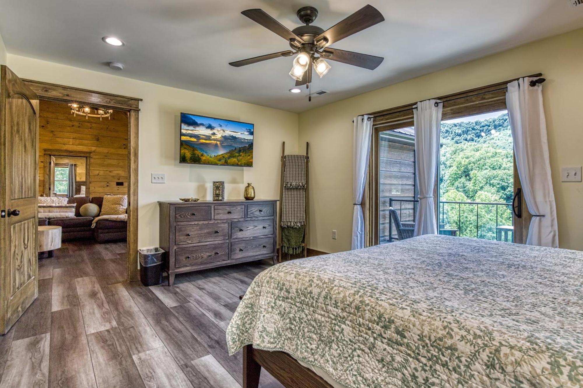 Alpine Splash - Luxury - Private Indoor Pool, Theatergaming, Large Yard, Pond, Basketball Court!!! Sevierville Exterior foto